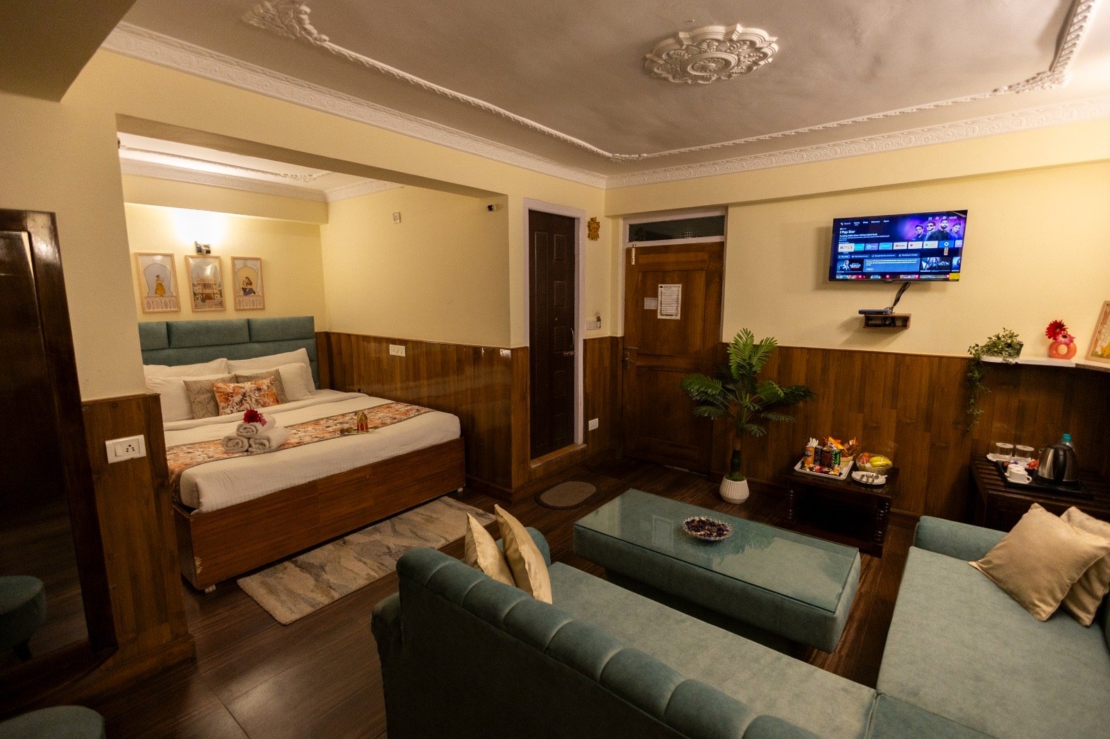 Indus Mount Royale Darjeeling Mountain View Dining